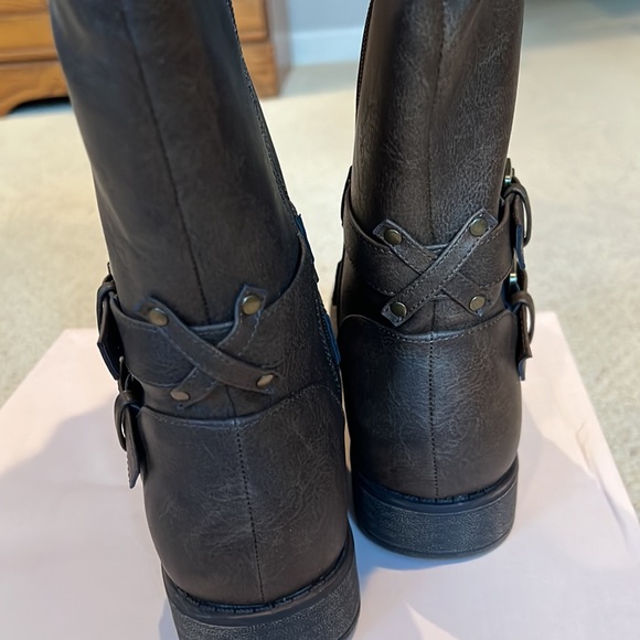 Women’s Size 8 Calf Boots - Picture 4 of 5